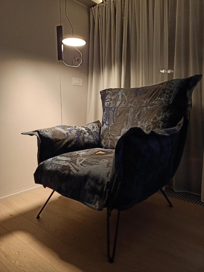 V&v Rentroom Design Gignod