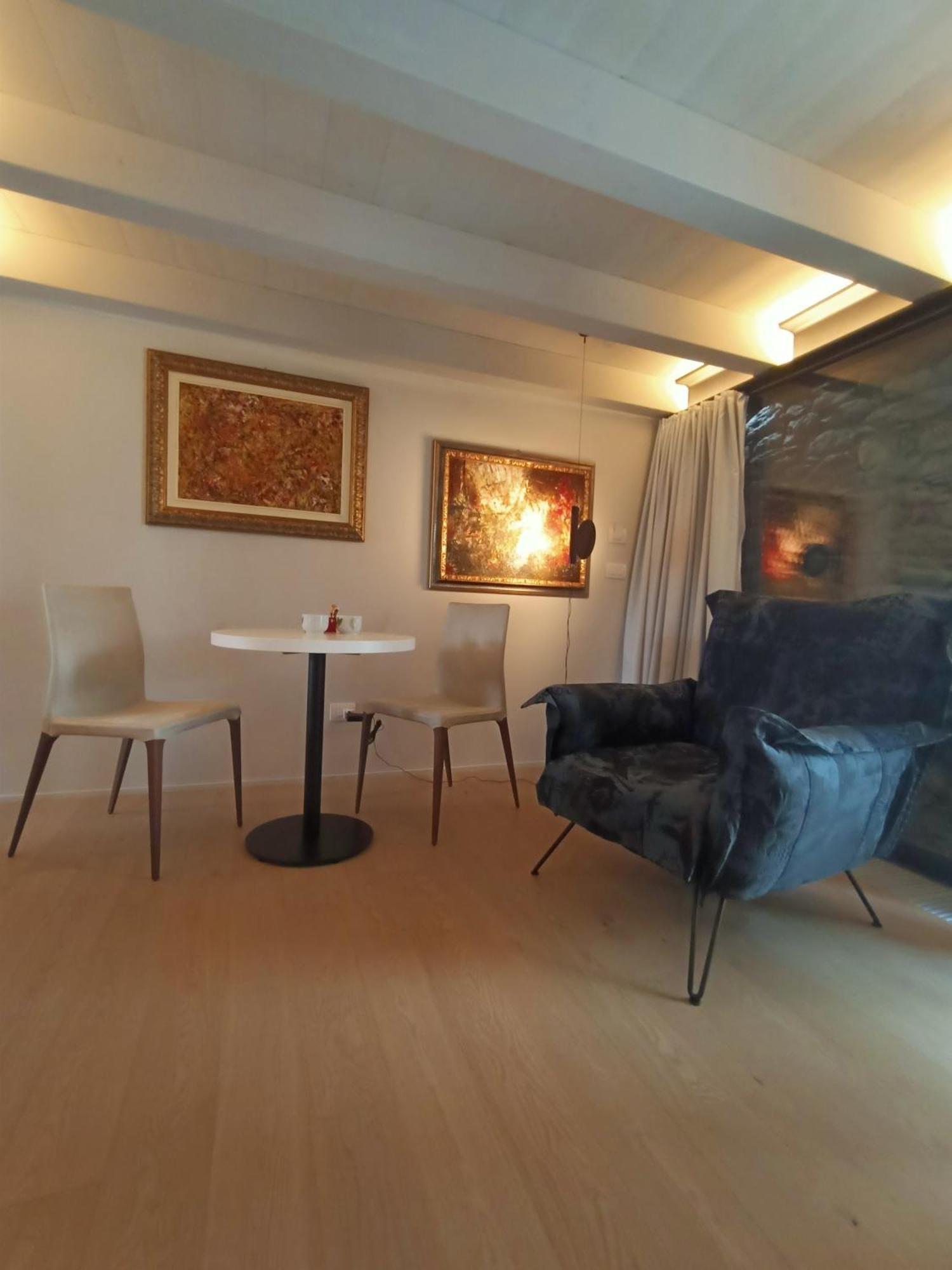 V&v Rentroom Design Guest house Gignod